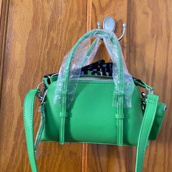 Steve Madden Green Flare Crossbody Handbag NWT - Picture 4 of 5